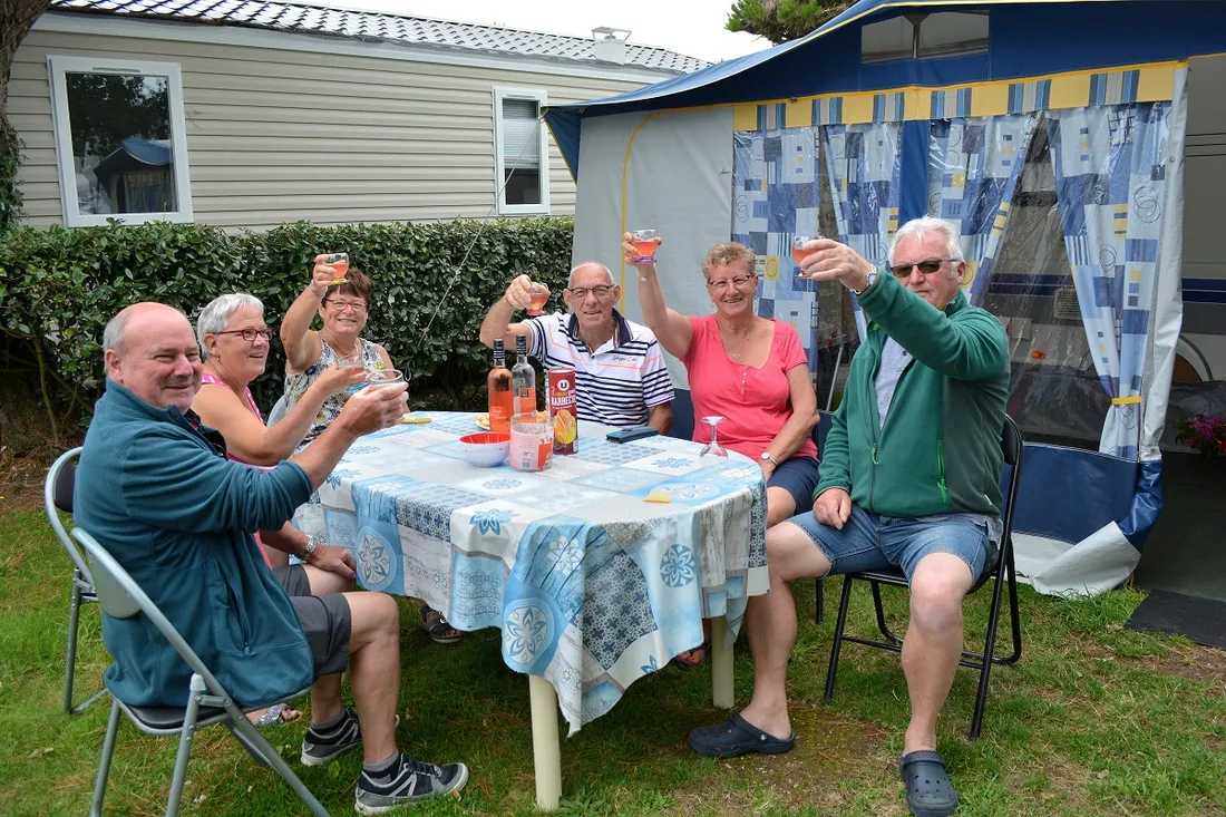 Des campeurs à Carnac 